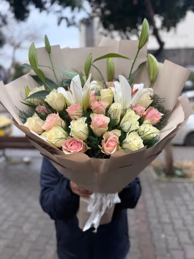 İthal Güller ve Lilyum Arajmanı